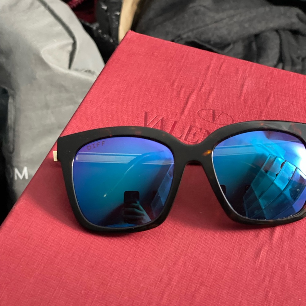 Diff sunglasses NEW